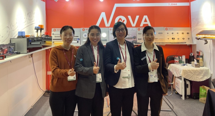Monaróir Solas Rabhadh NOVA i Automechanika Shanghai
